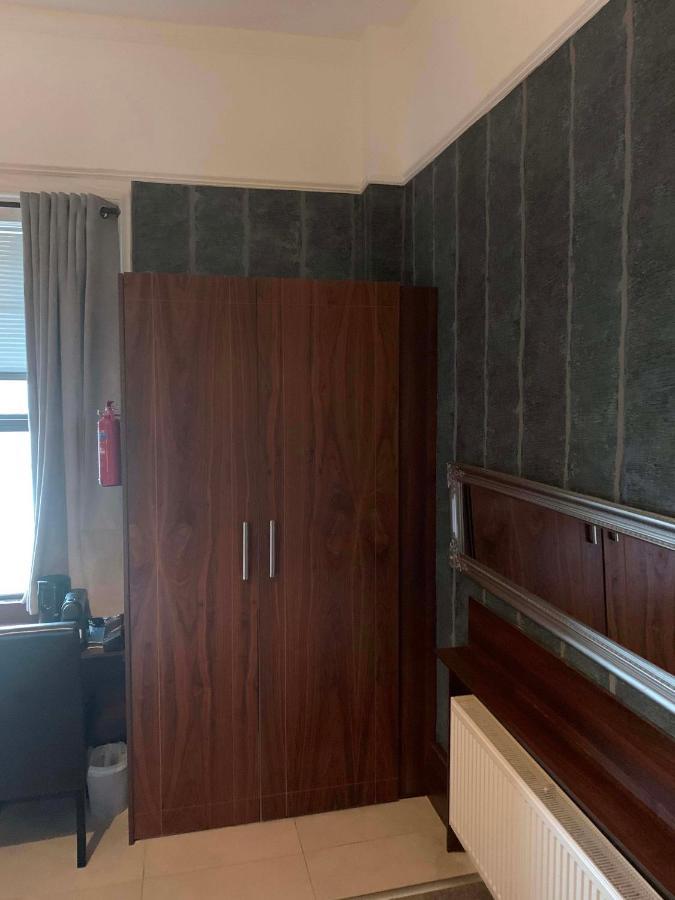 Upstairs Studio - Private Kitchenette And Small En-Suite Dublin Exterior photo